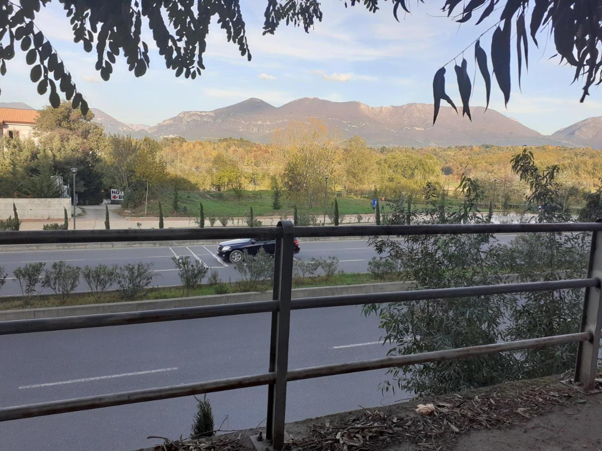 Lake View Apartment Tirana Extérieur photo