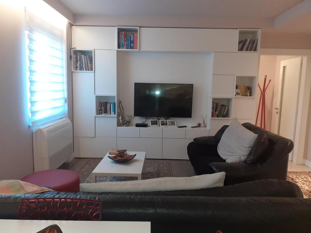 Lake View Apartment Tirana Extérieur photo